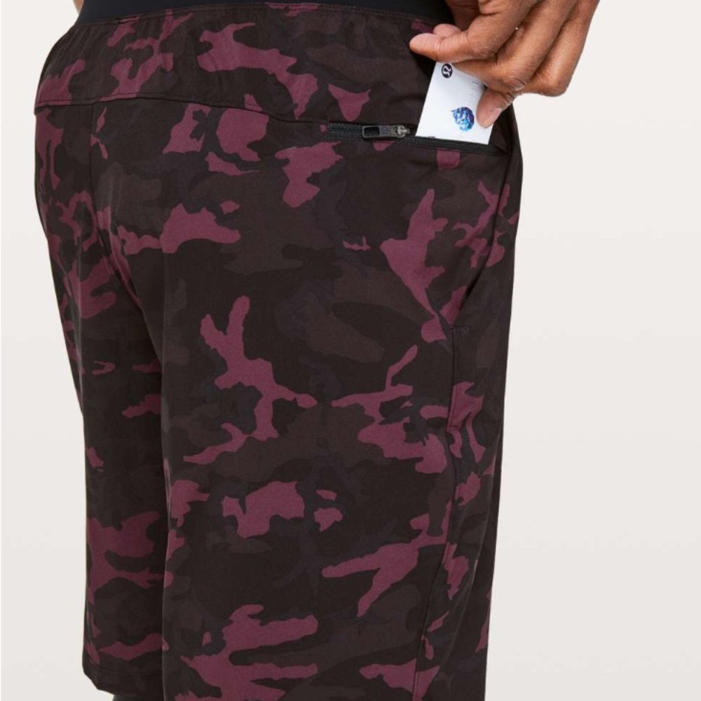 Lululemon - Picture 3 of 5